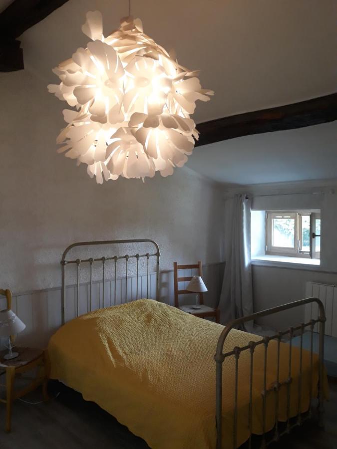 Ferienwohnung Un Jardin Sur La Colline Claveyson Exterior foto