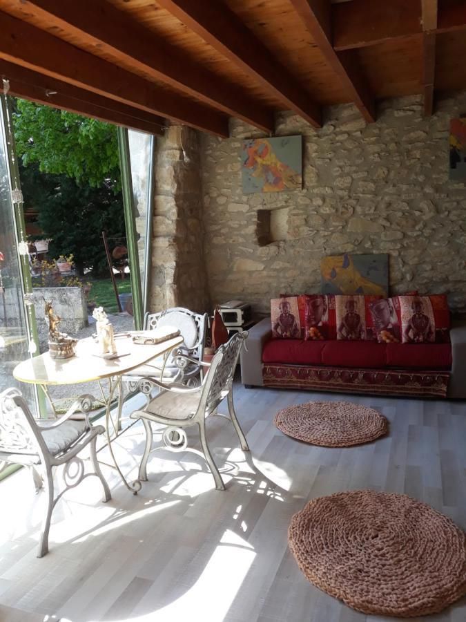 Ferienwohnung Un Jardin Sur La Colline Claveyson Exterior foto